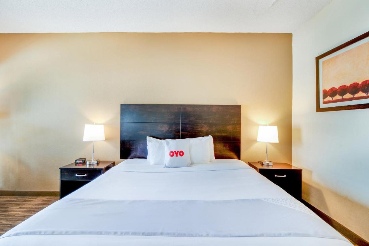 Hotel Baymont By Wyndham Houston North Extérieur photo