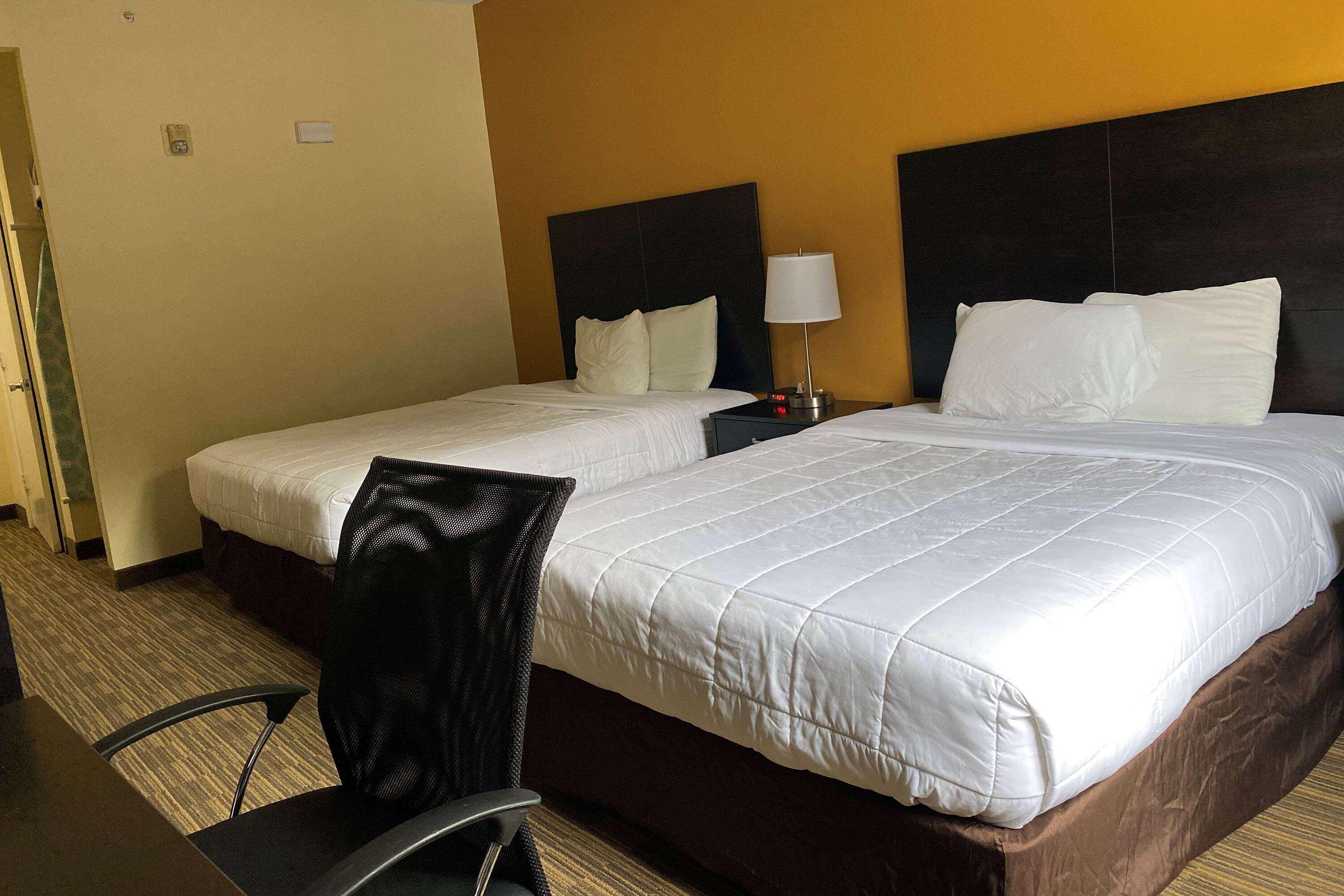 Hotel Baymont By Wyndham Houston North Extérieur photo
