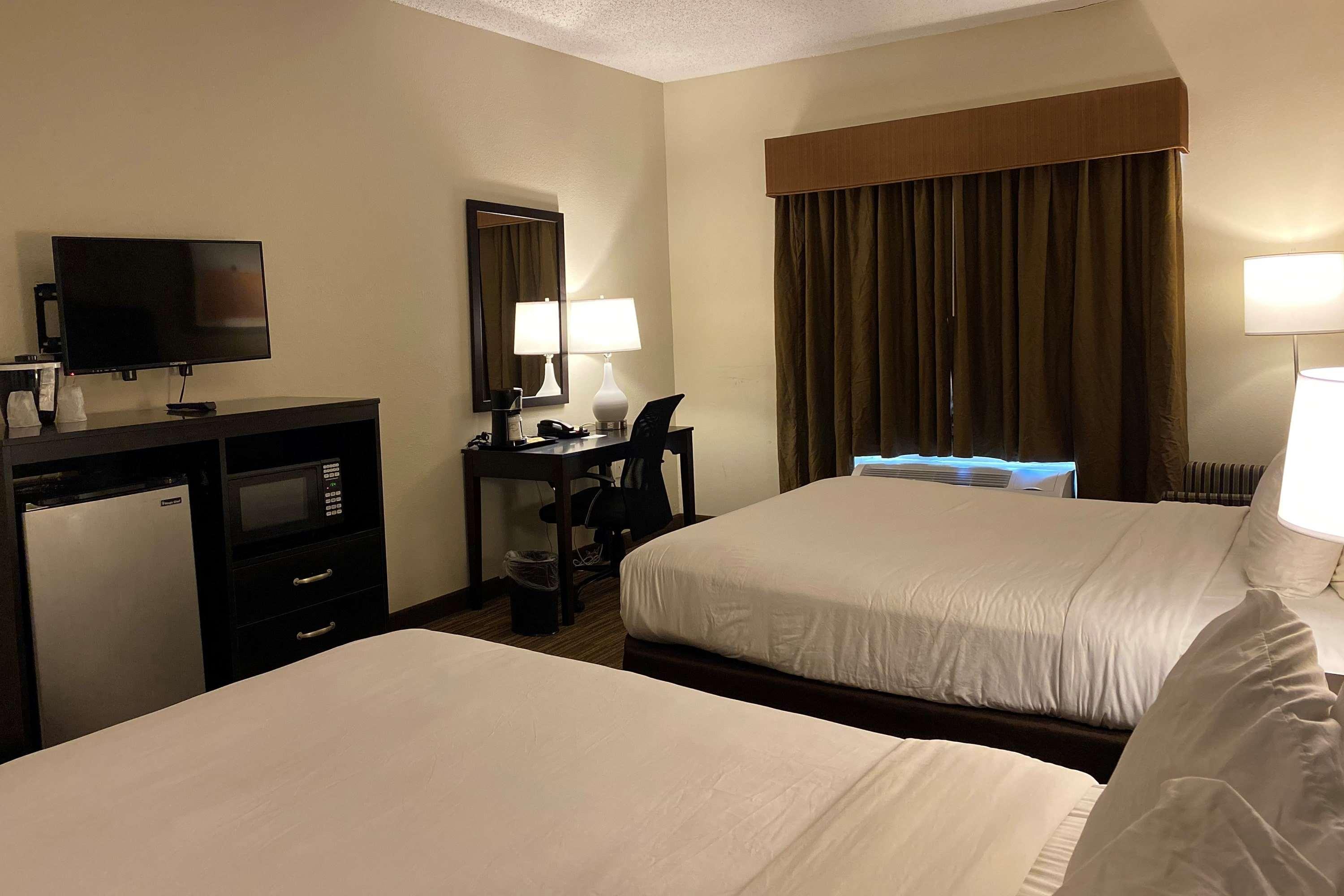 Hotel Baymont By Wyndham Houston North Extérieur photo