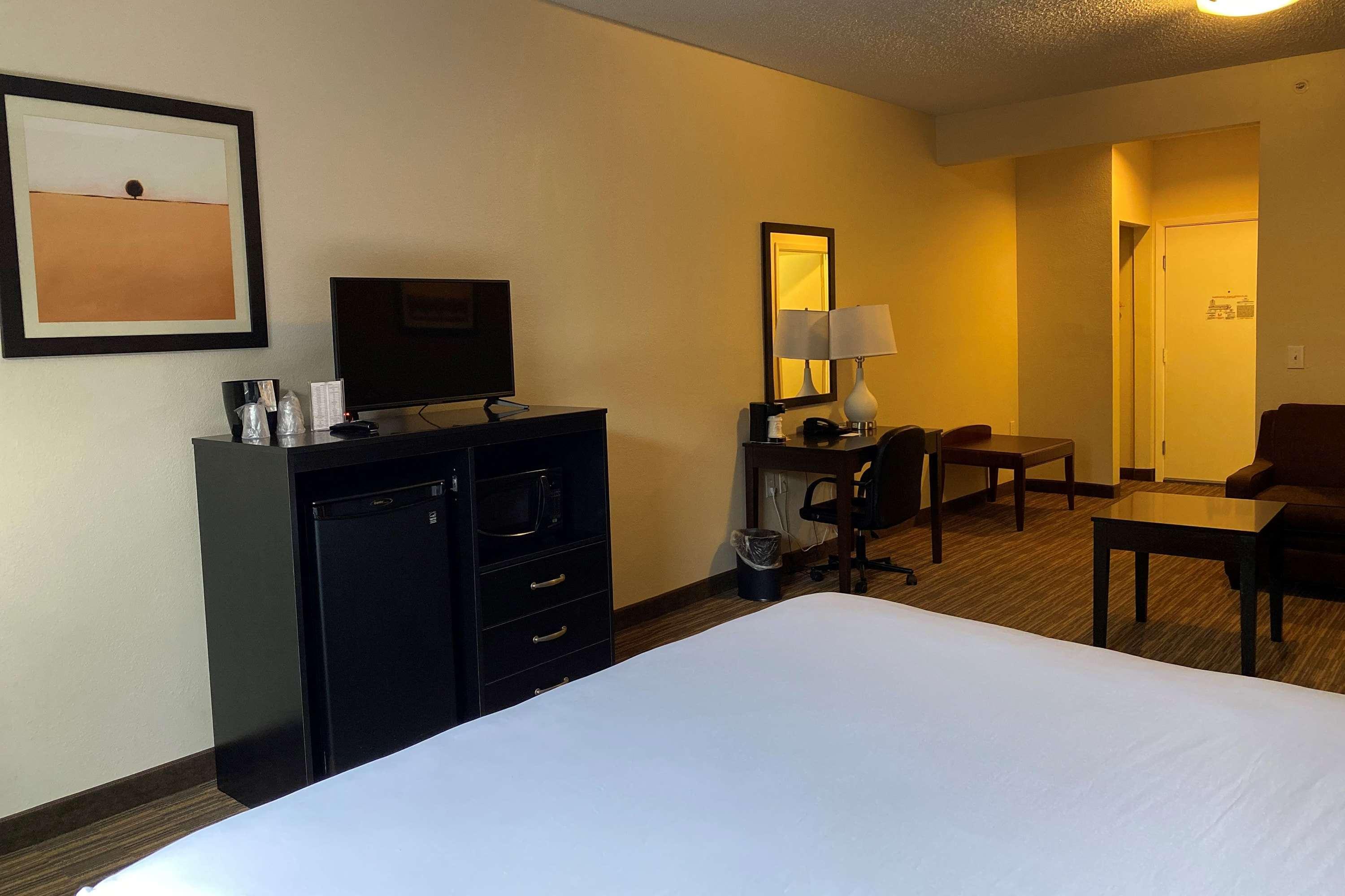 Hotel Baymont By Wyndham Houston North Extérieur photo