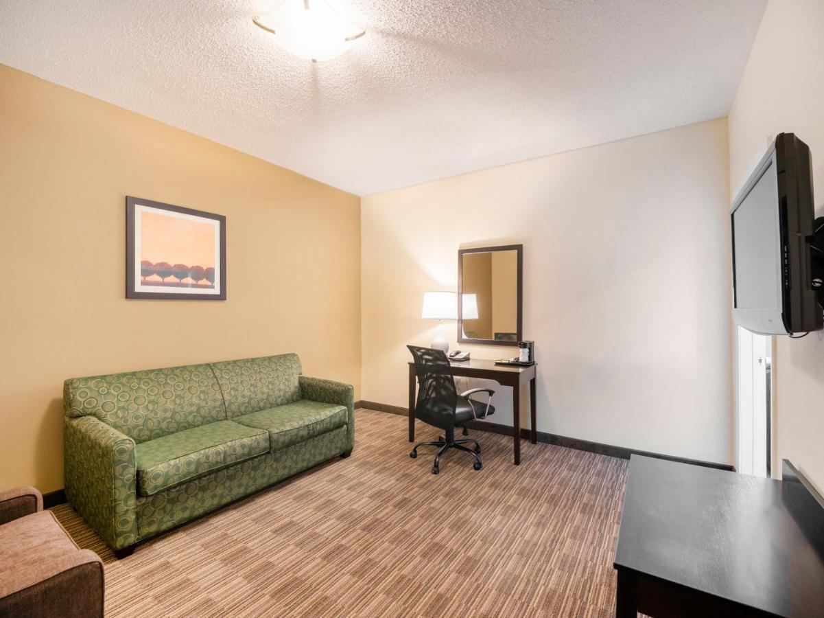Hotel Baymont By Wyndham Houston North Extérieur photo
