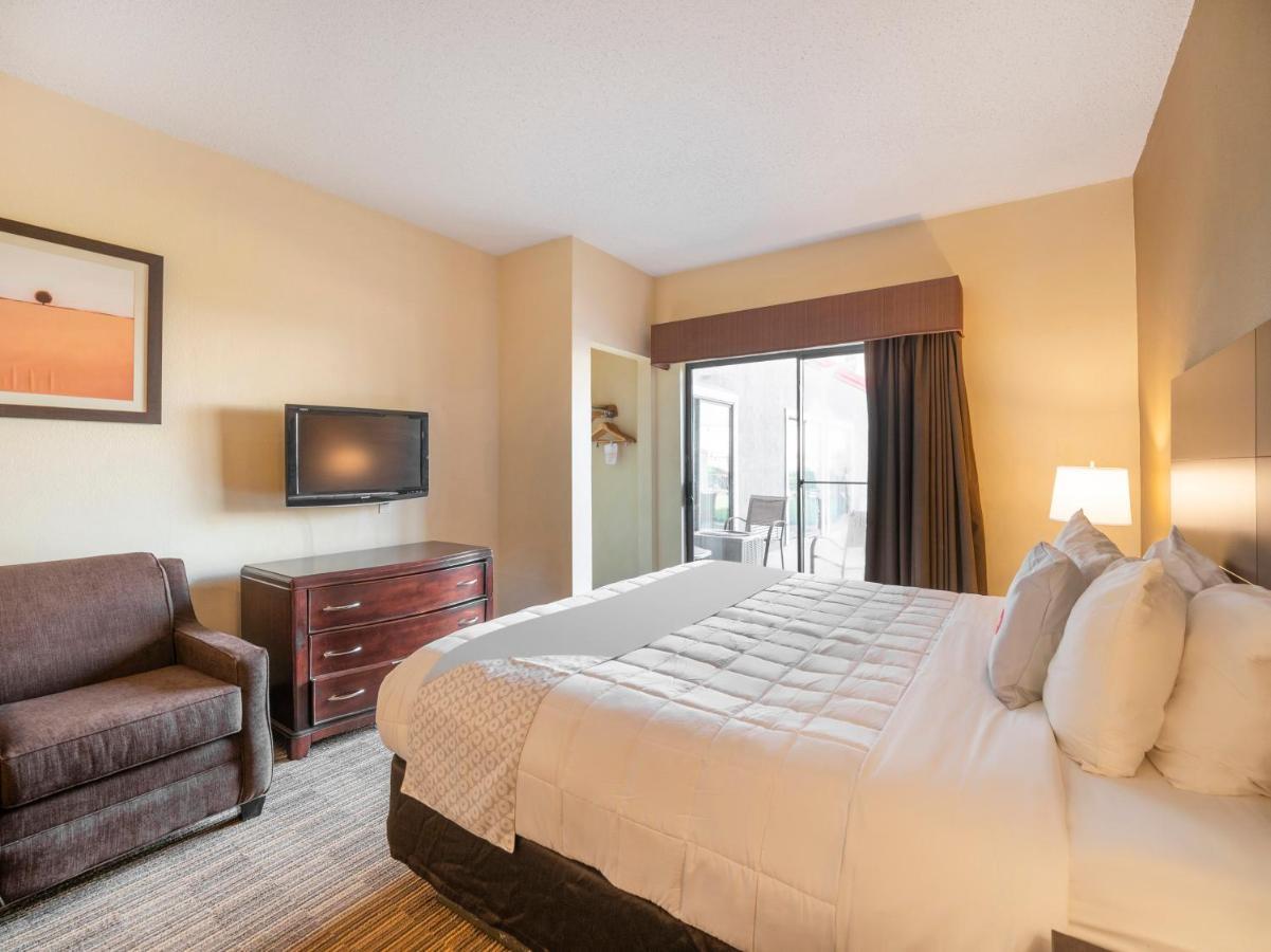 Hotel Baymont By Wyndham Houston North Extérieur photo