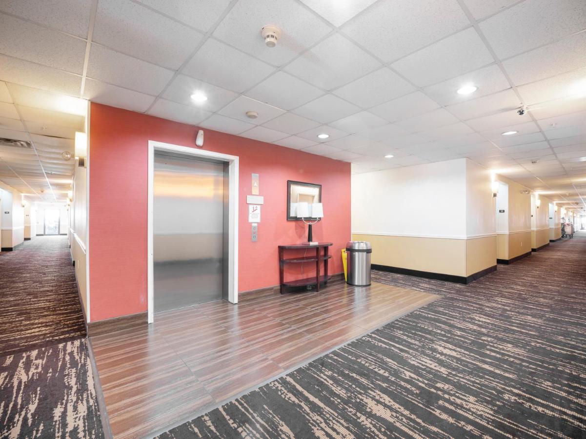 Hotel Baymont By Wyndham Houston North Extérieur photo