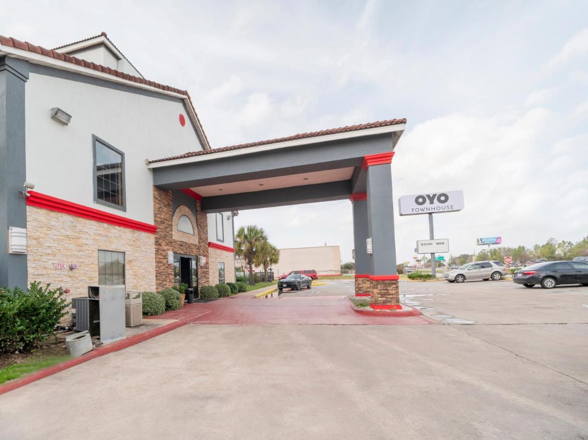 Hotel Baymont By Wyndham Houston North Extérieur photo