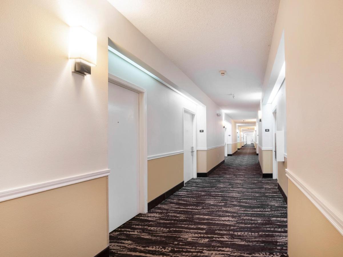 Hotel Baymont By Wyndham Houston North Extérieur photo